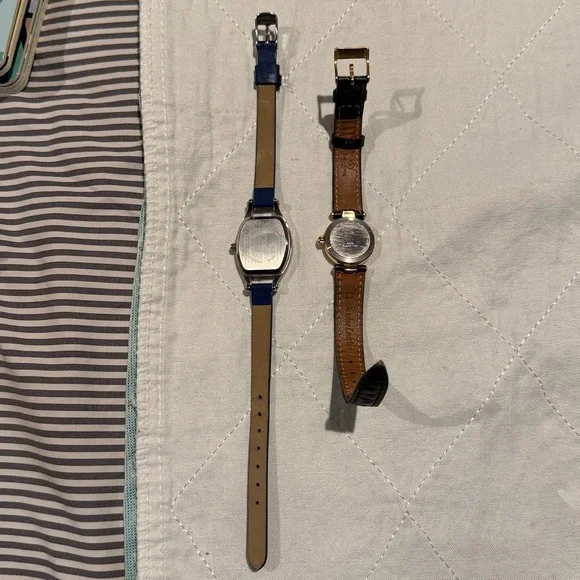 Black and blue wristwatch - Picture 4 of 4